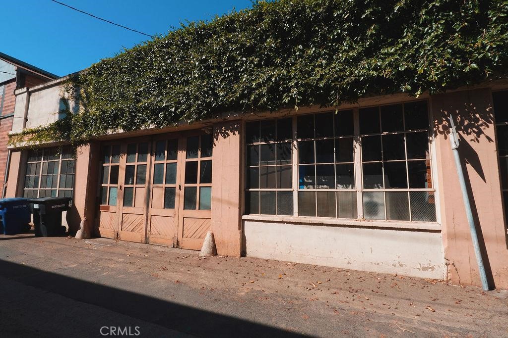 1106 G St, Modesto, CA 95354