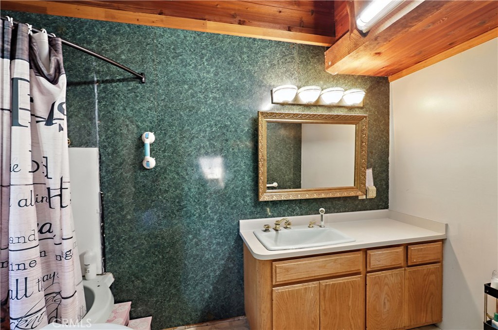 3013 Trower Rd, Catheys Valley, CA 95306