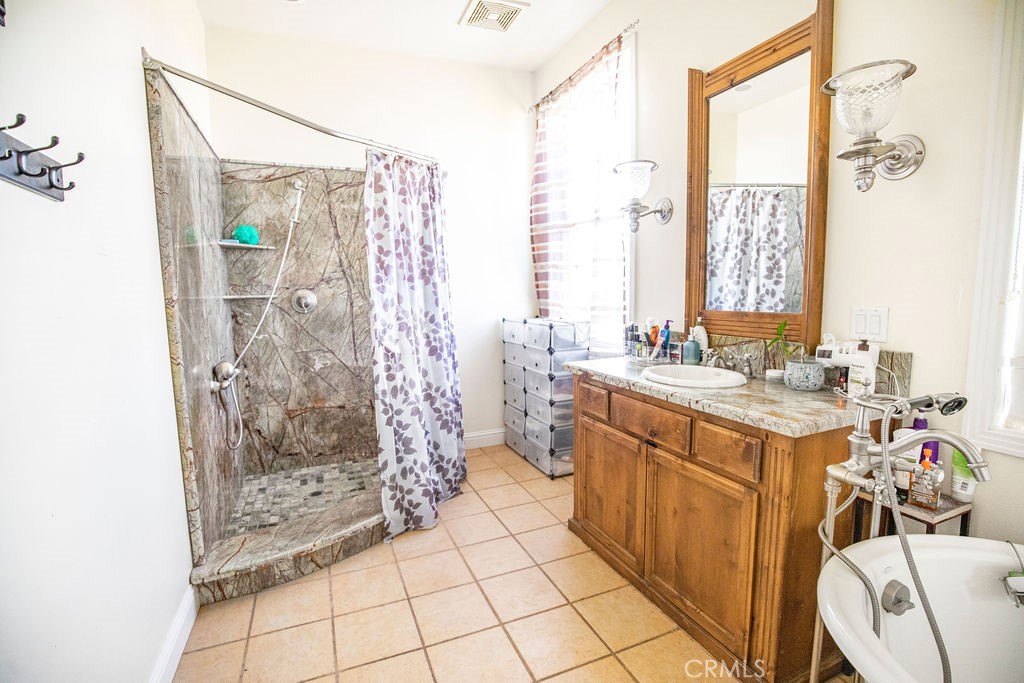 14950 Buchanan Hollow Rd, Le Grand, CA 95333