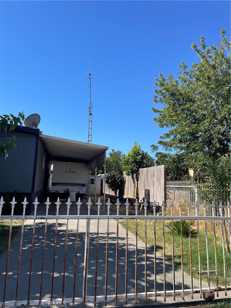 7161 Bobbie Ave, Winton, CA 95301