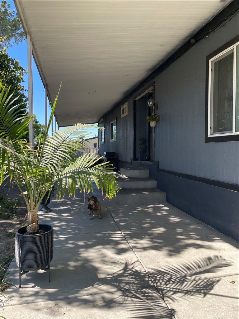 7161 Bobbie Ave, Winton, CA 95301