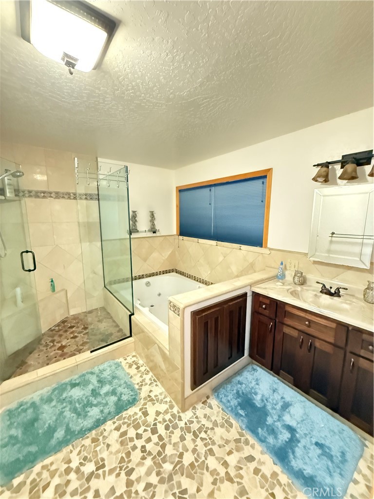 28421 Old Strawberry Dr, Strawberry, CA 95375