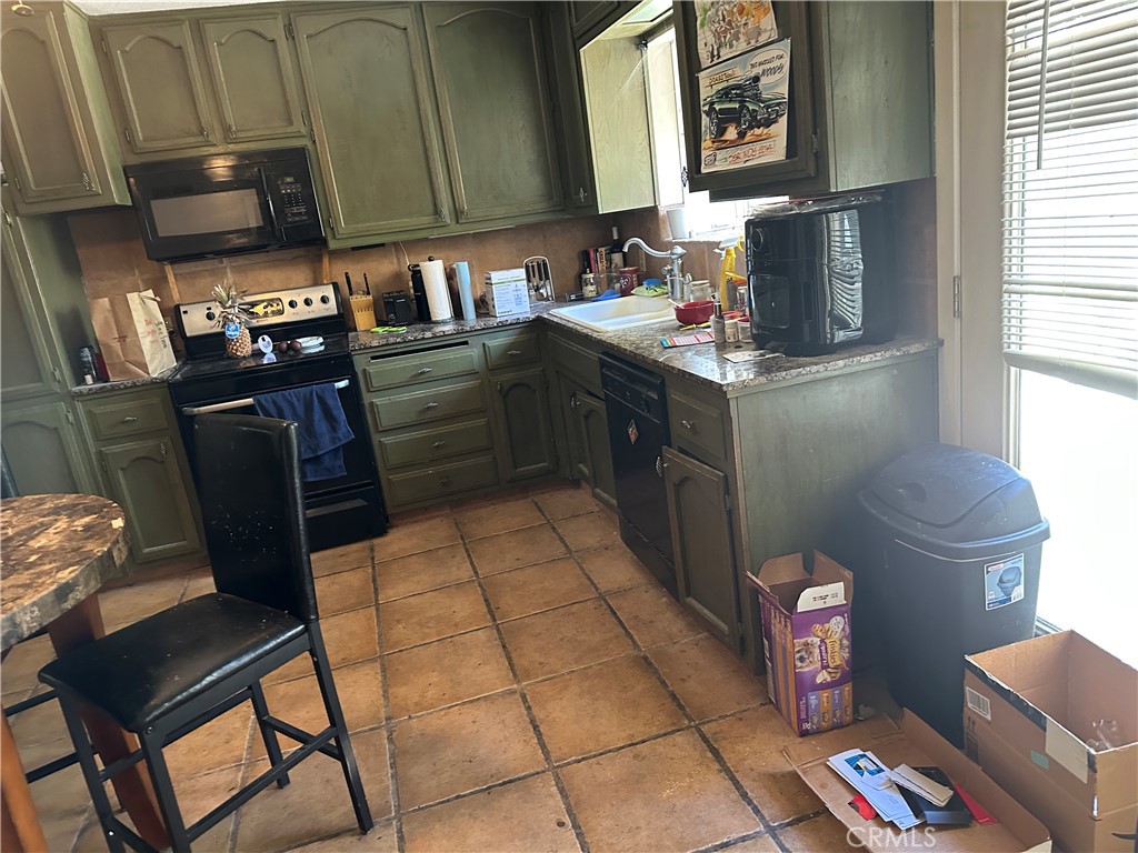 525 E 27th St, Merced, CA 95340