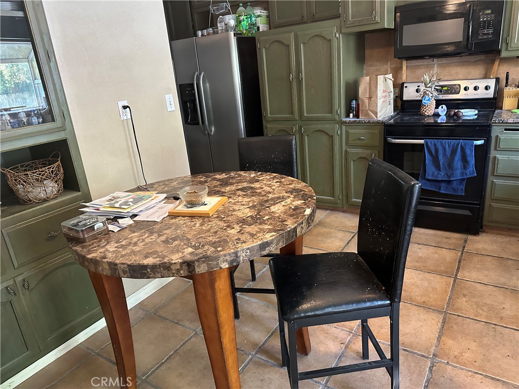 525 E 27th St, Merced, CA 95340