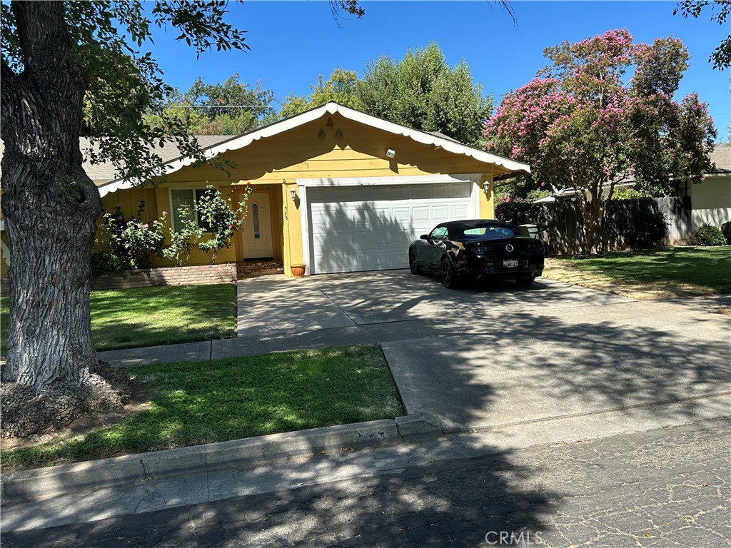 525 E 27th St, Merced, CA 95340