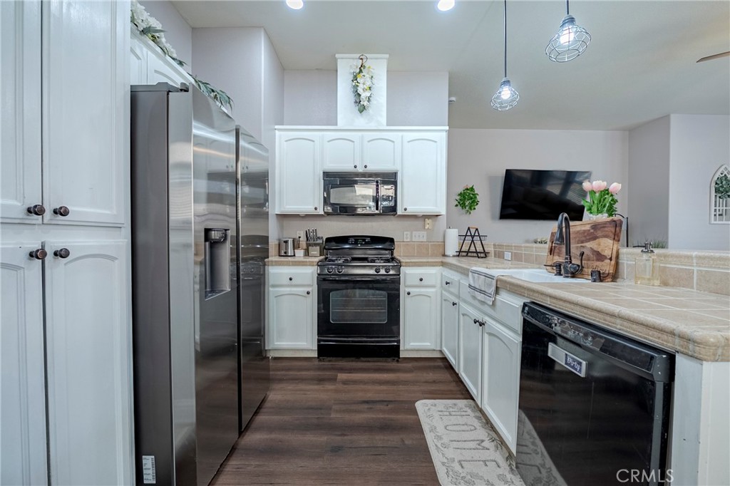 2657 Peanut Dr, Madera, CA 93637