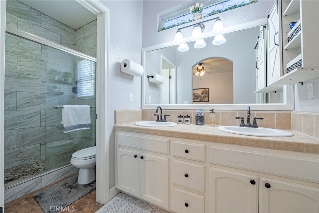 2657 Peanut Dr, Madera, CA 93637