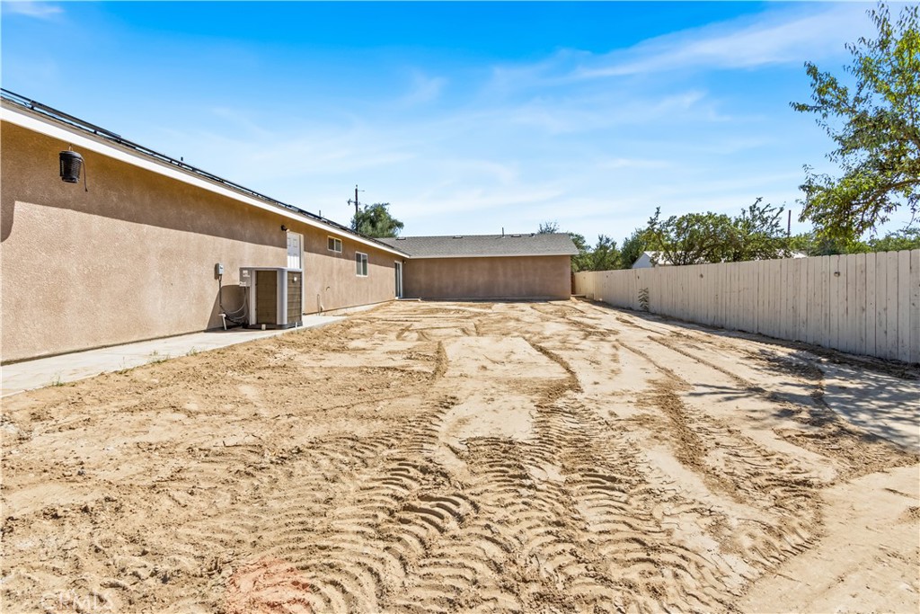6143 Olive Ave, Winton, CA 95388