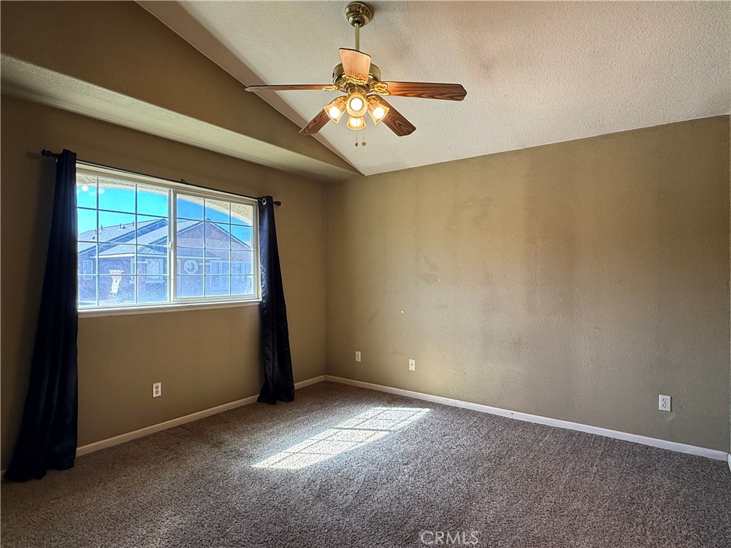 708 Vista Del Rey Dr, Atwater, CA 95301