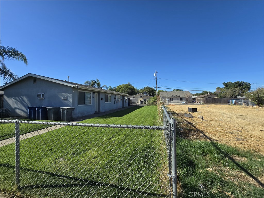 264 E 10th St, Merced, CA 95341