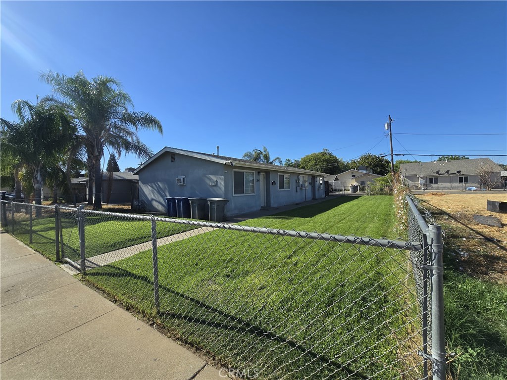 264 E 10th St, Merced, CA 95341