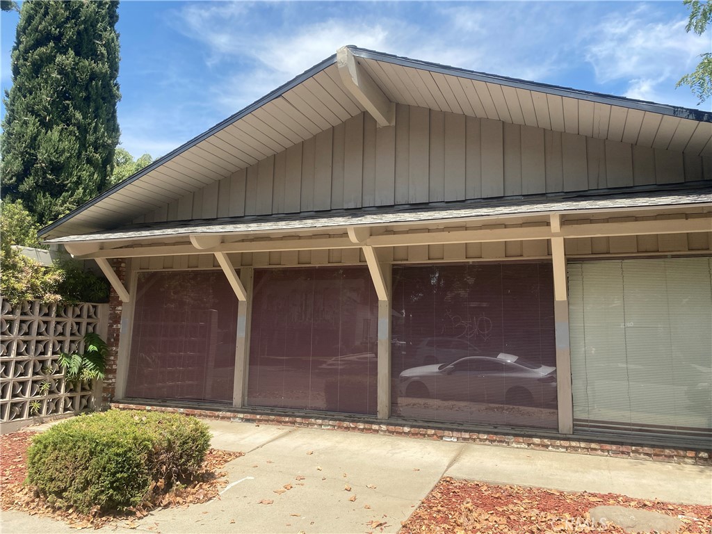 1017 W 18th St, Merced, CA 95340