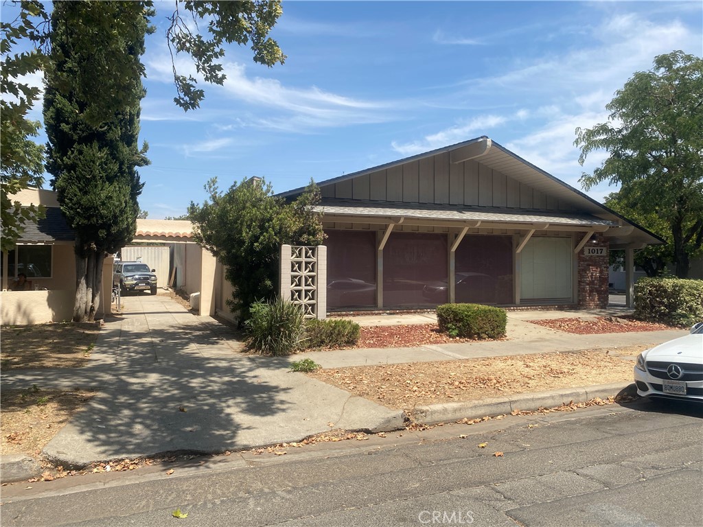 1017 W 18th St, Merced, CA 95340