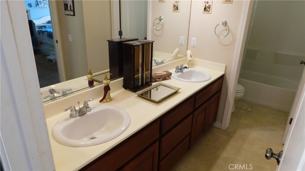 1216 Aups Ct, Merced, CA 95348