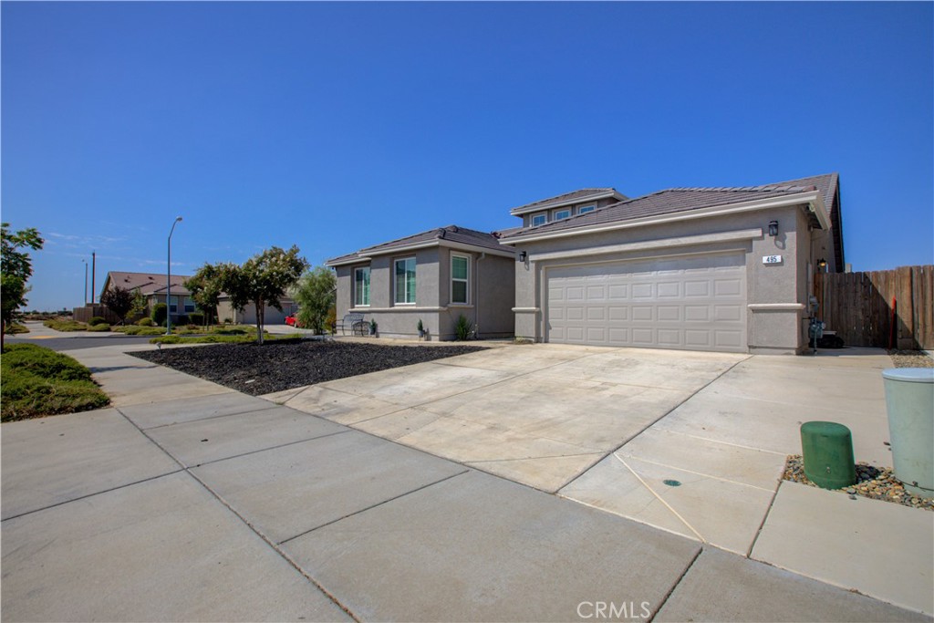 495 Daffodil Dr, Merced, CA 95341