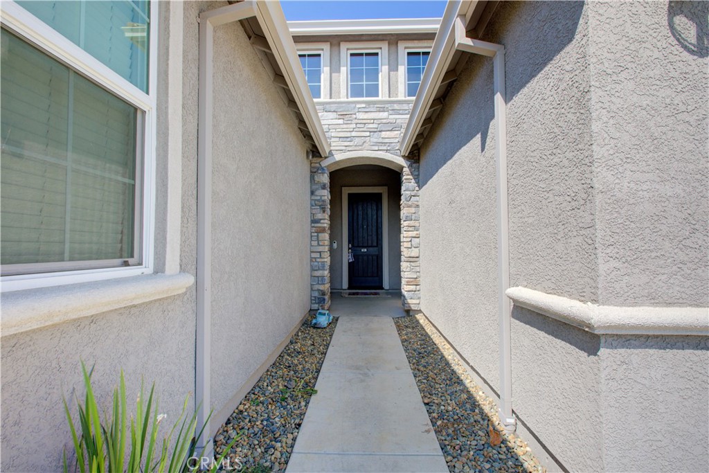495 Daffodil Dr, Merced, CA 95341