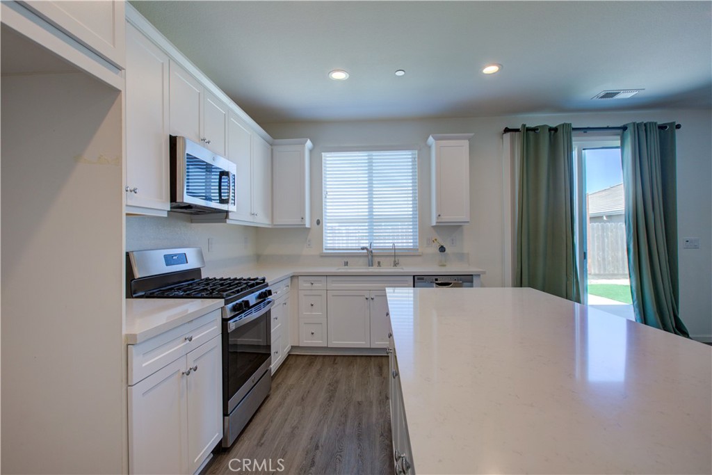 495 Daffodil Dr, Merced, CA 95341