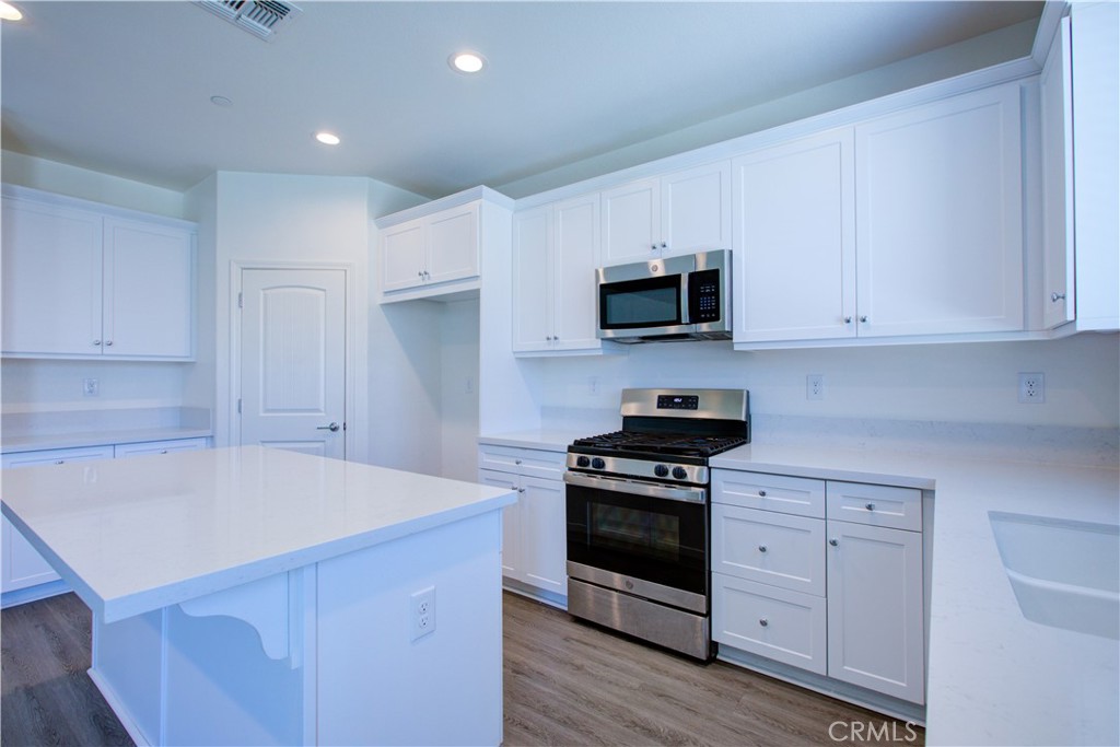 495 Daffodil Dr, Merced, CA 95341