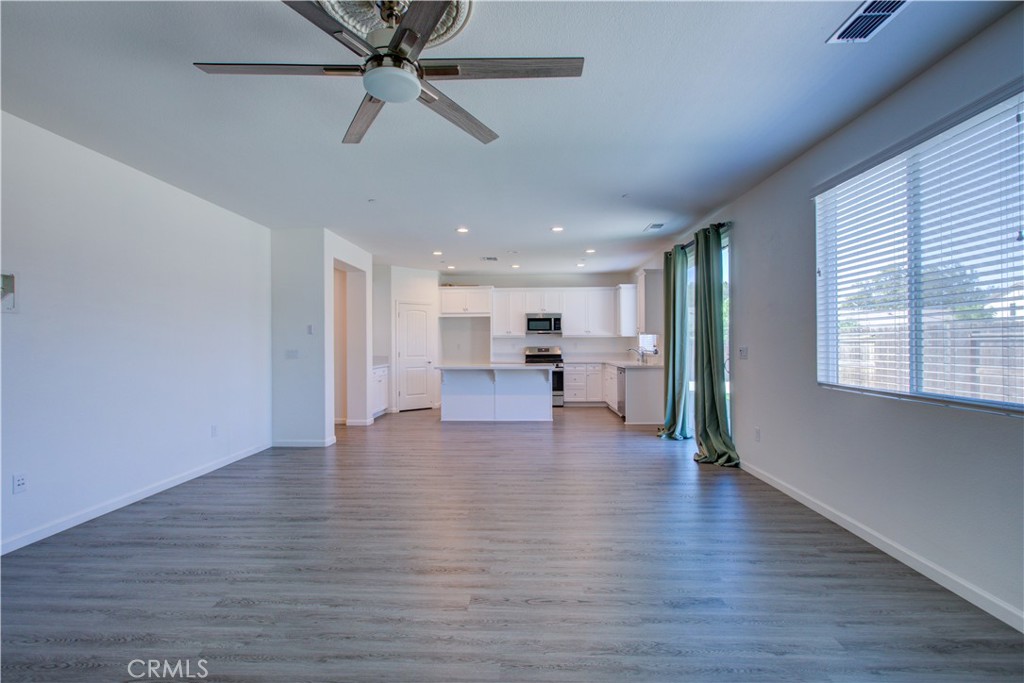 495 Daffodil Dr, Merced, CA 95341