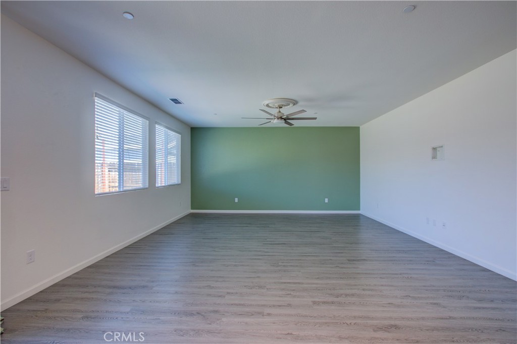 495 Daffodil Dr, Merced, CA 95341