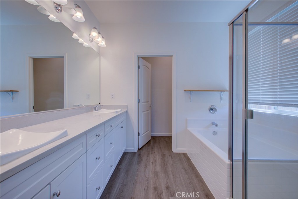 495 Daffodil Dr, Merced, CA 95341