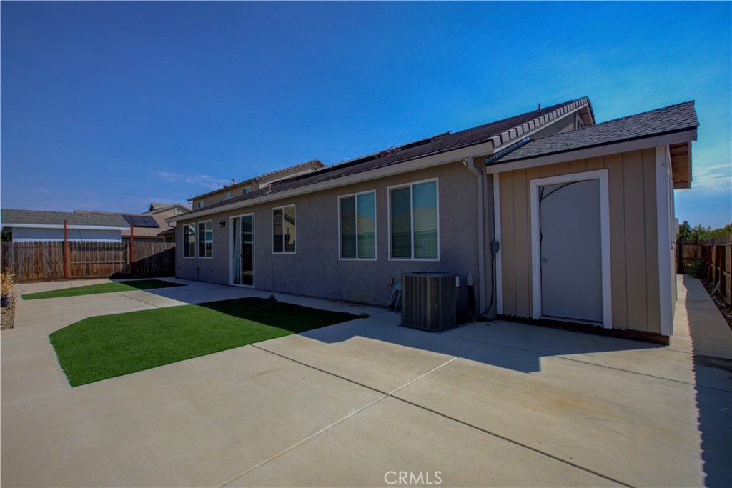495 Daffodil Dr, Merced, CA 95341