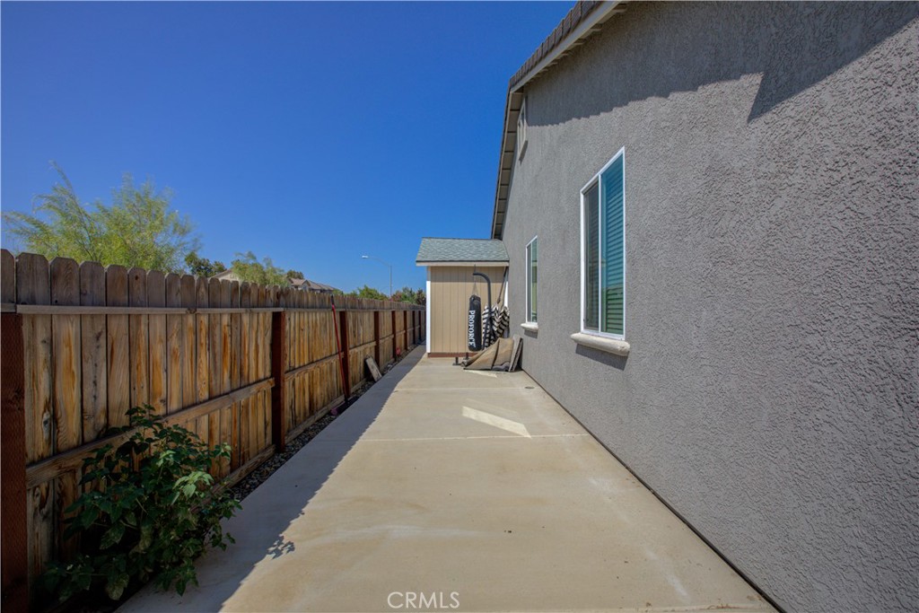 495 Daffodil Dr, Merced, CA 95341