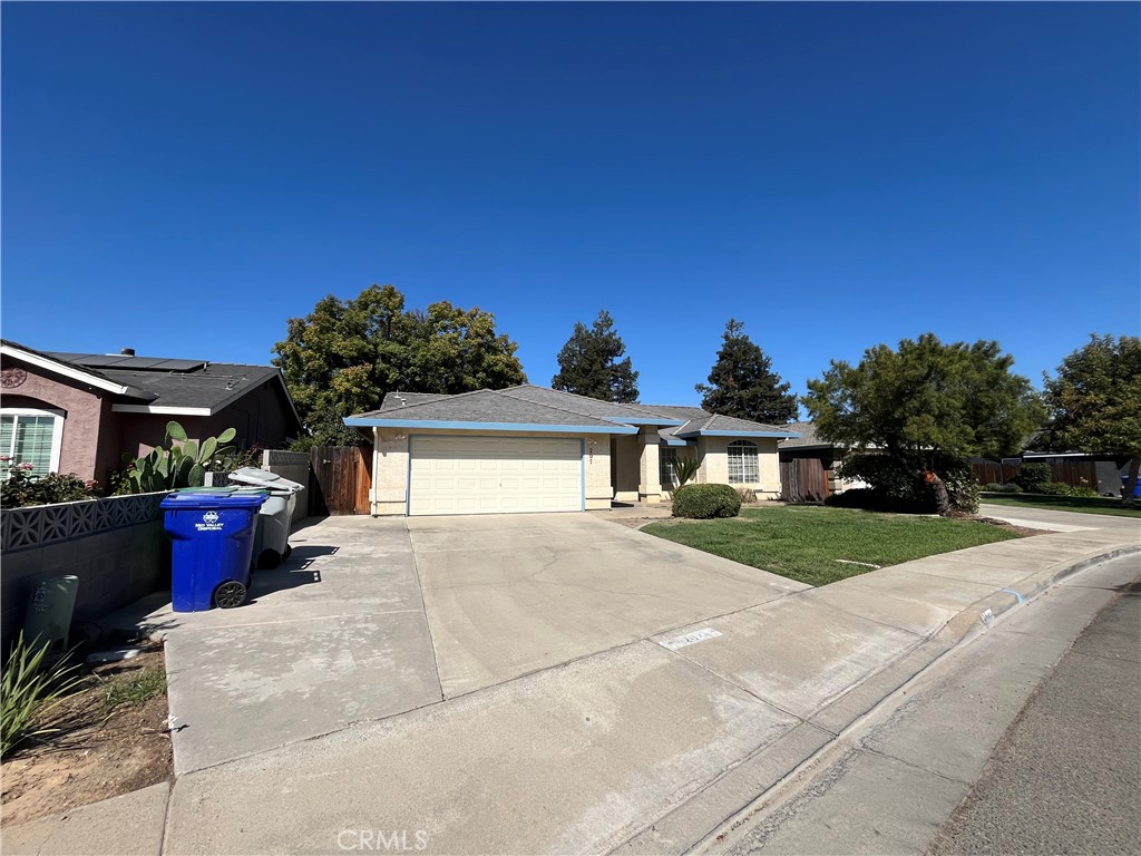 207 Waterfront Ct, Atwater, CA 95301