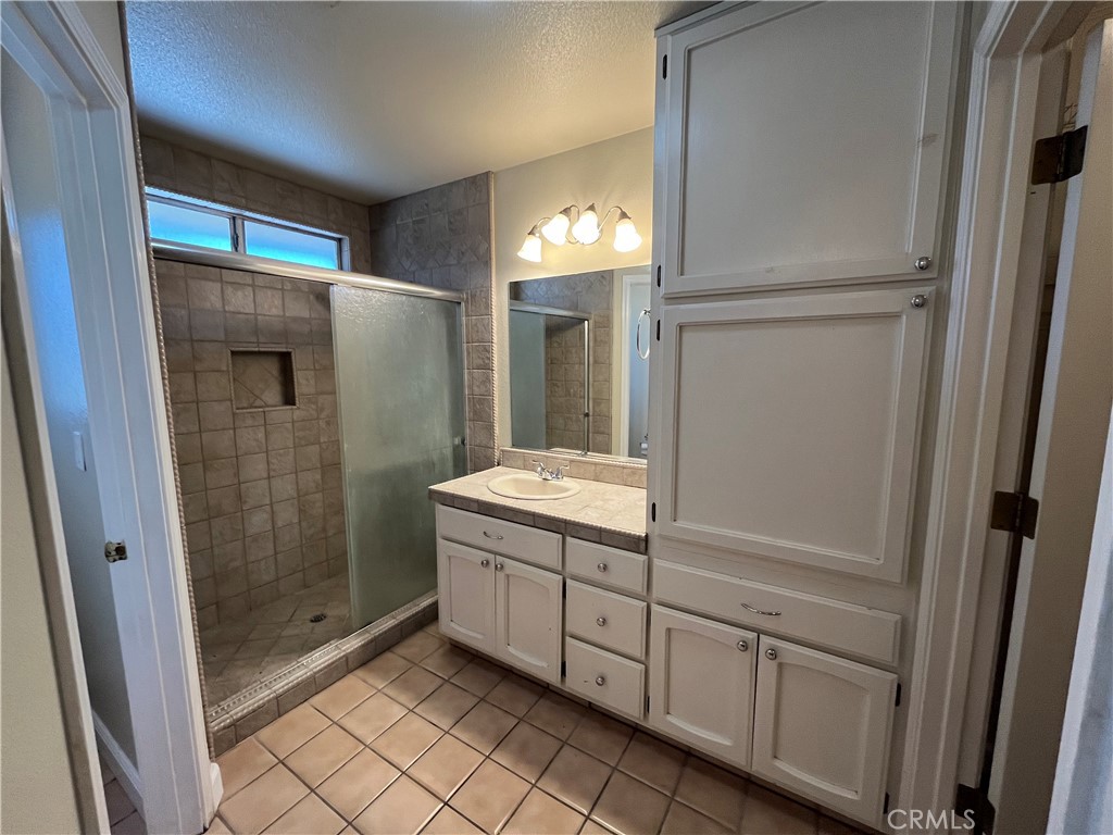 207 Waterfront Ct, Atwater, CA 95301