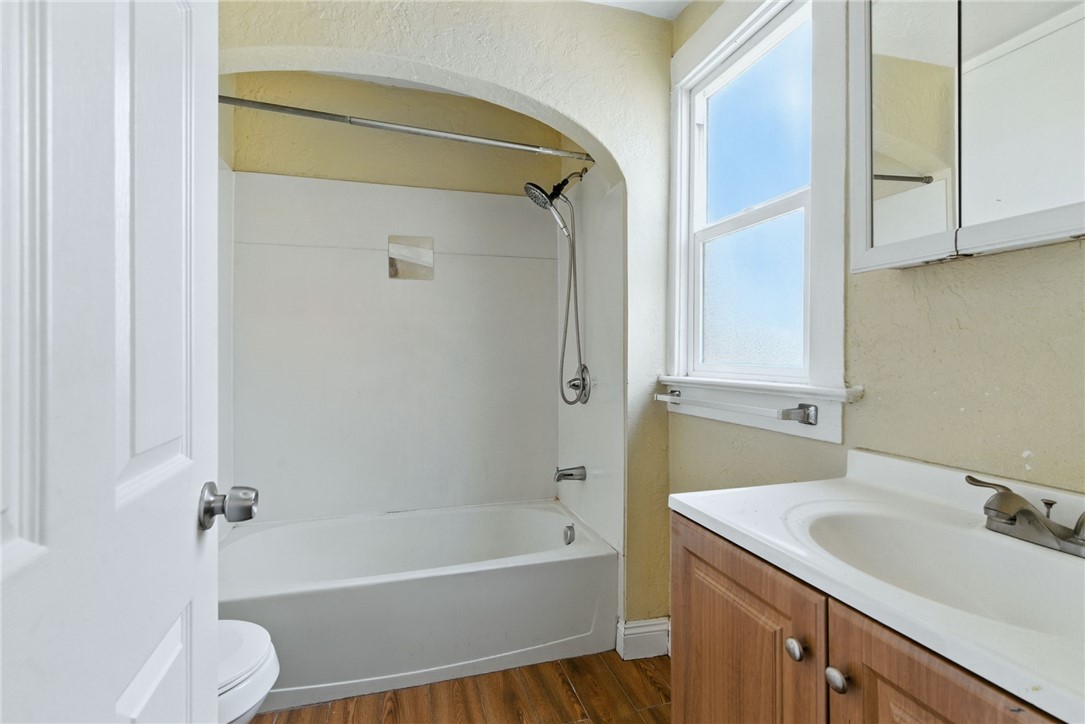 312 W Main St, Turlock, CA 95380