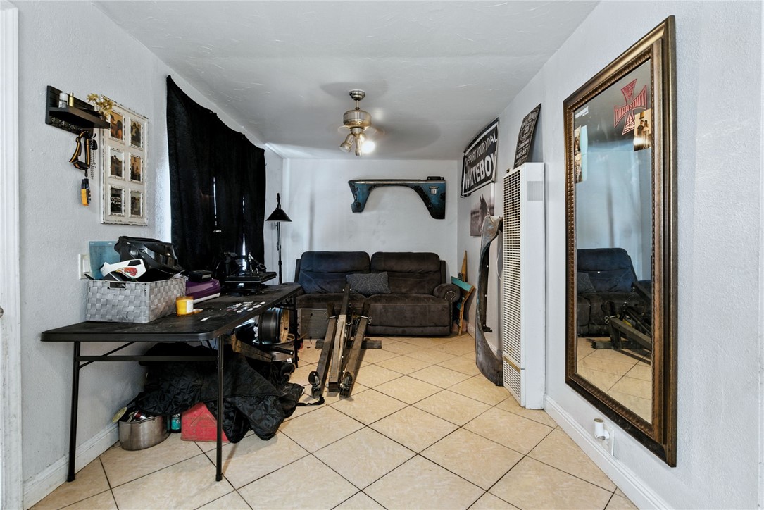 312 W Main St, Turlock, CA 95380