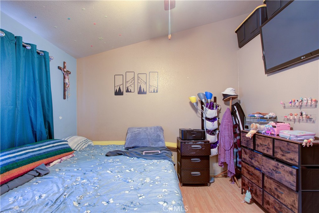 16237 Fortune Ct, Delhi, CA 95315