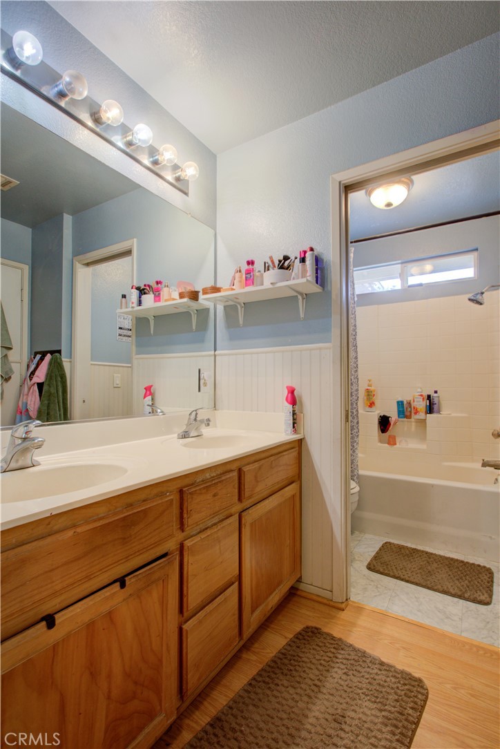 16237 Fortune Ct, Delhi, CA 95315