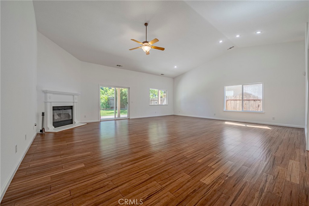 3914 Palmer Ct, Merced, CA 95340