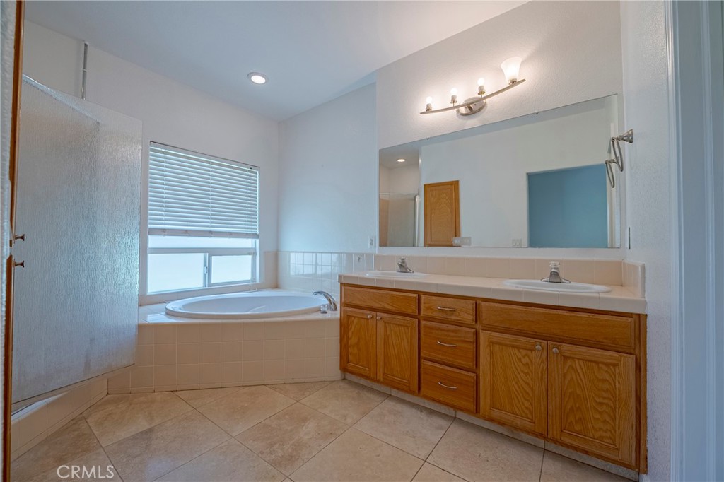 3914 Palmer Ct, Merced, CA 95340