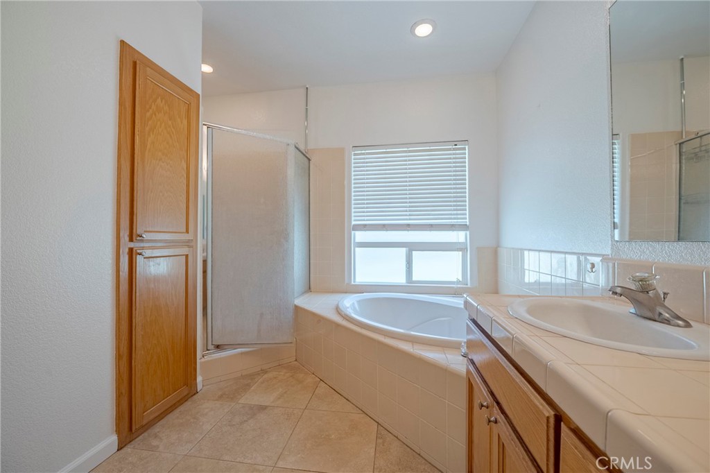 3914 Palmer Ct, Merced, CA 95340