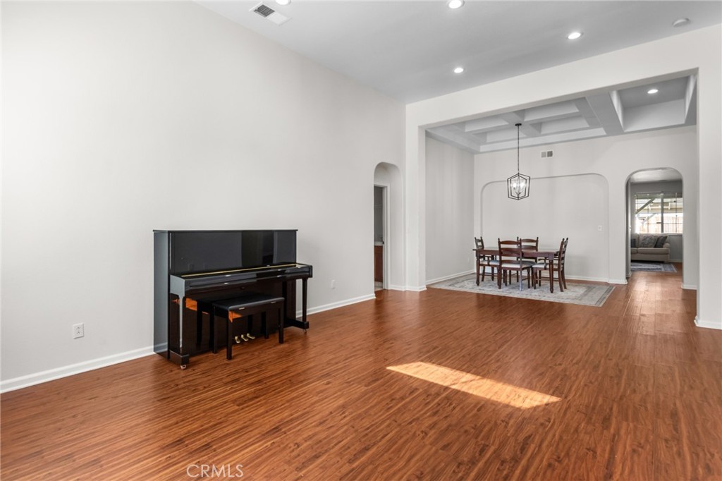 307 Noble Dr, Merced, CA 95348