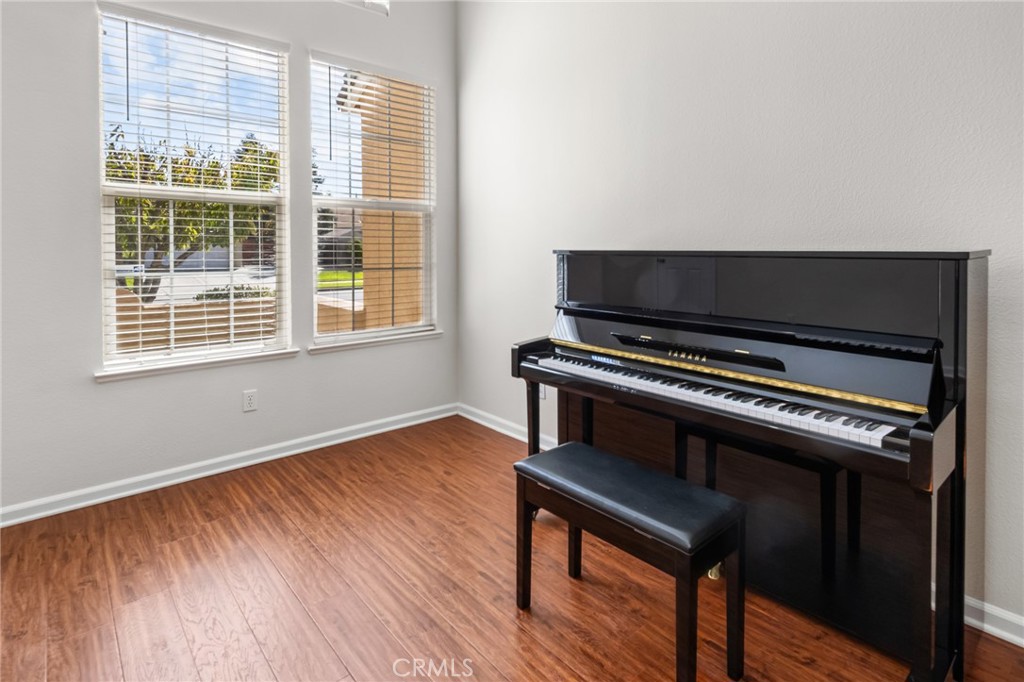 307 Noble Dr, Merced, CA 95348