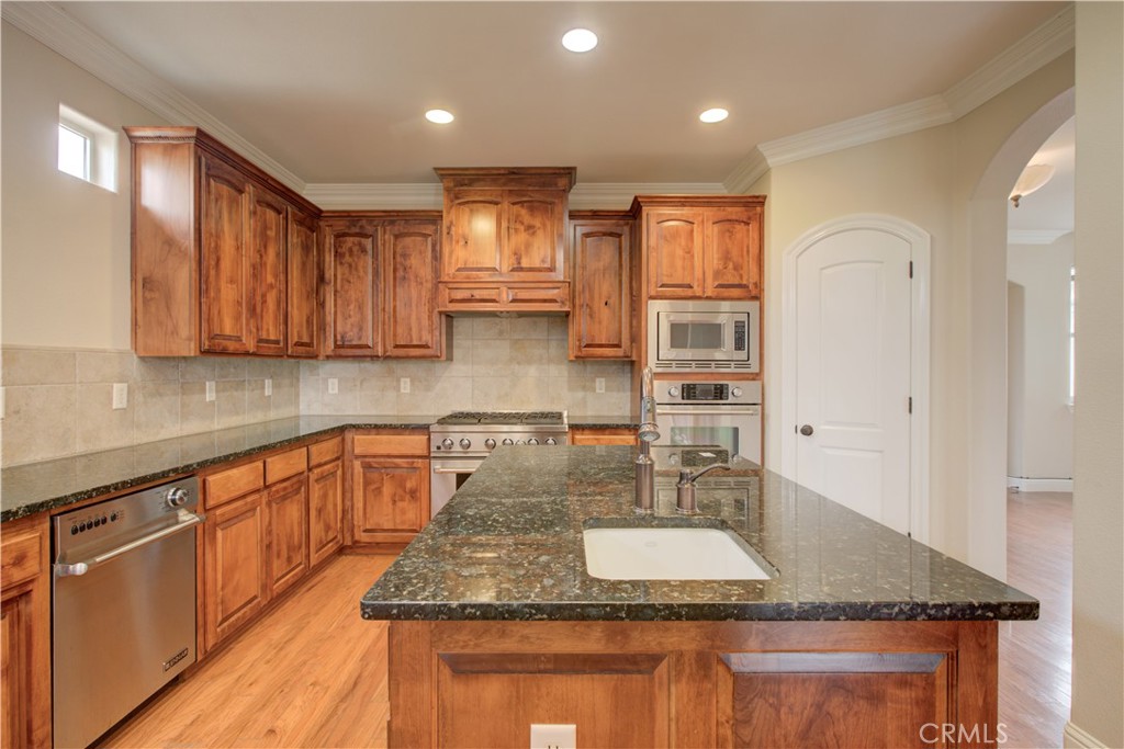 13045 Ridgewood Way, Chowchilla, CA 93610
