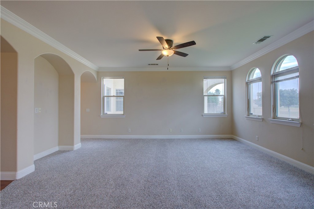13045 Ridgewood Way, Chowchilla, CA 93610