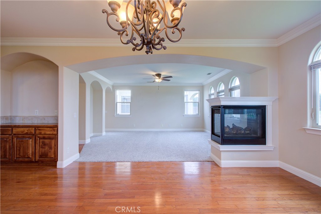13045 Ridgewood Way, Chowchilla, CA 93610