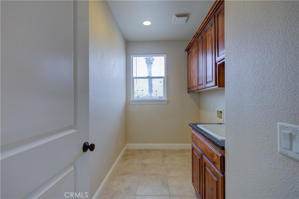 13045 Ridgewood Way, Chowchilla, CA 93610