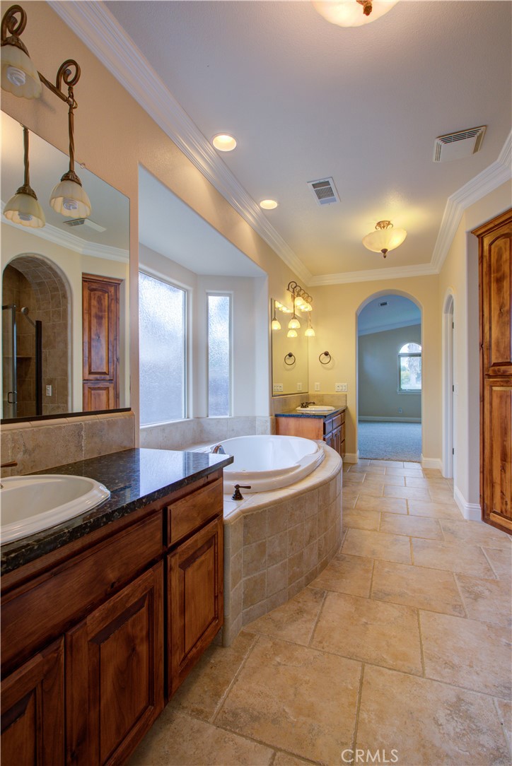 13045 Ridgewood Way, Chowchilla, CA 93610