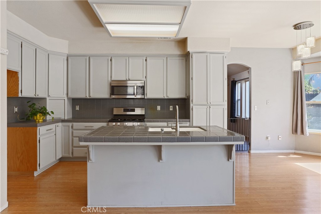 1726 Hastings Dr, Manteca, CA 95336