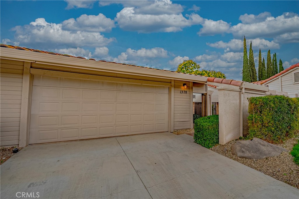 1328 Paseo Redondo Dr, Merced, CA 95348