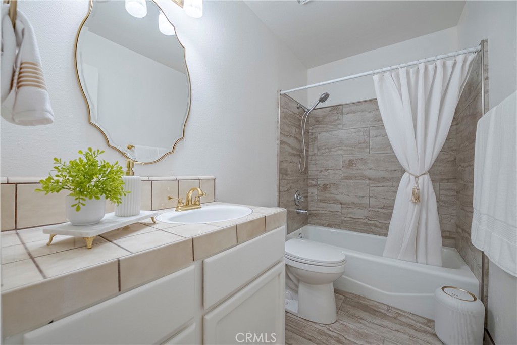 1328 Paseo Redondo Dr, Merced, CA 95348