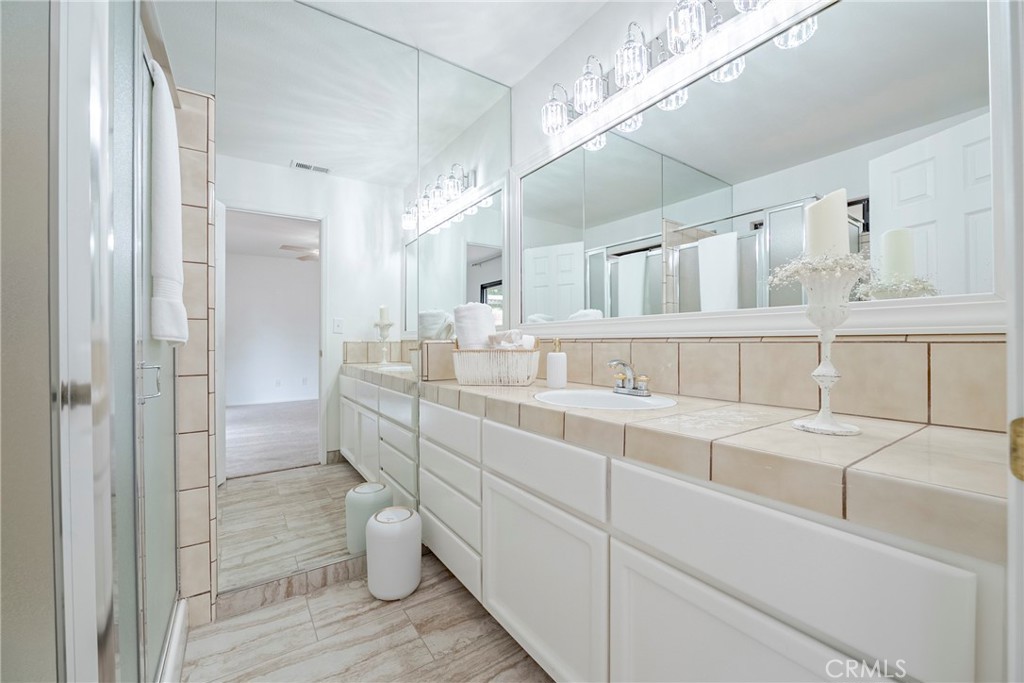 1328 Paseo Redondo Dr, Merced, CA 95348