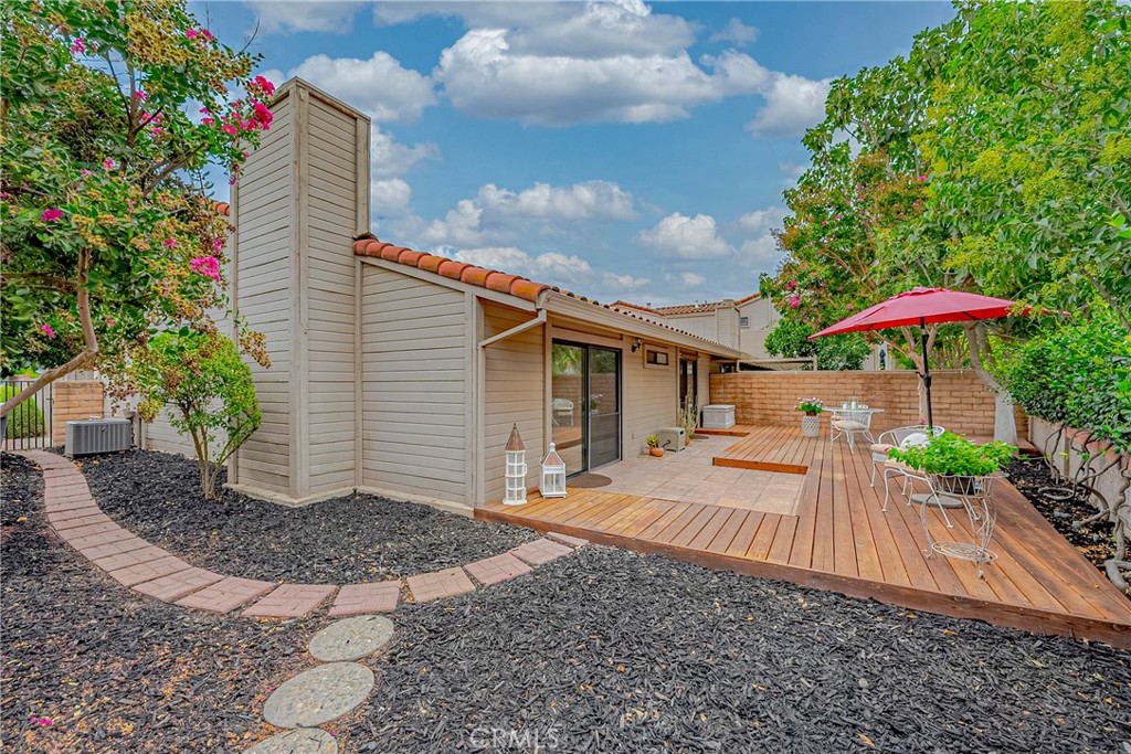 1328 Paseo Redondo Dr, Merced, CA 95348