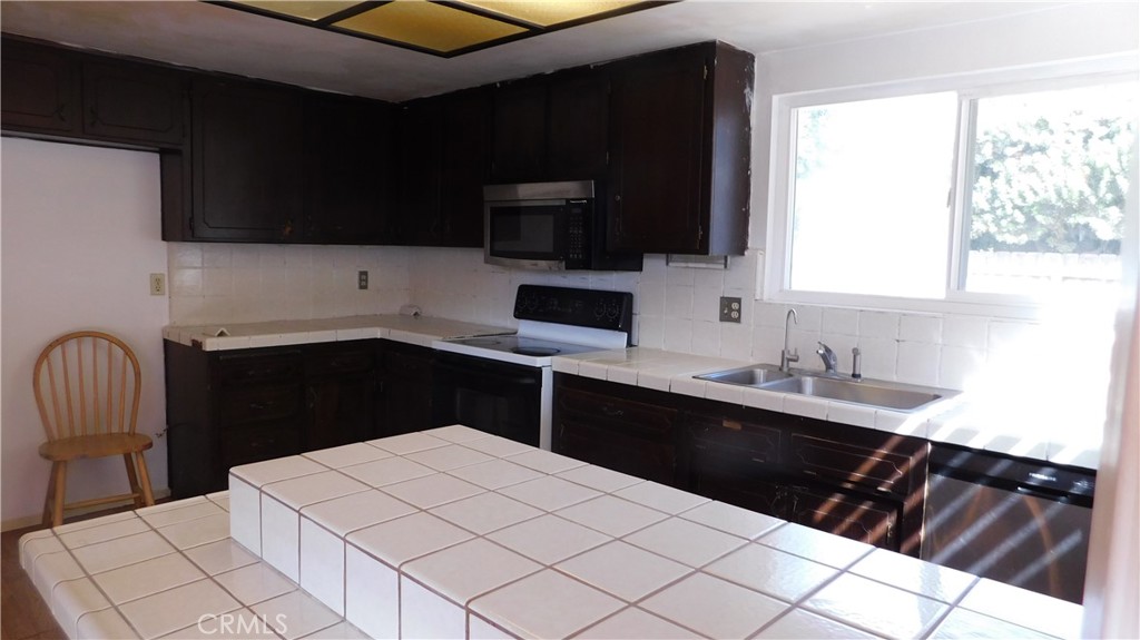 2257 E Olive, Merced, CA 95340