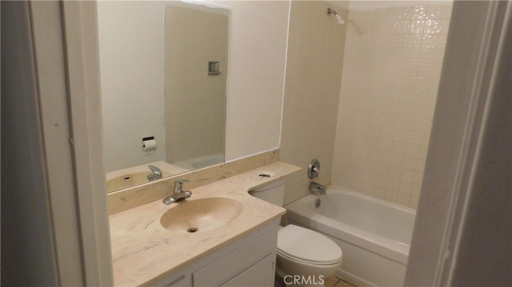 2257 E Olive, Merced, CA 95340